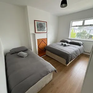 Nice Triple At 2 Iveragh Rd-7 Guest house Dublin